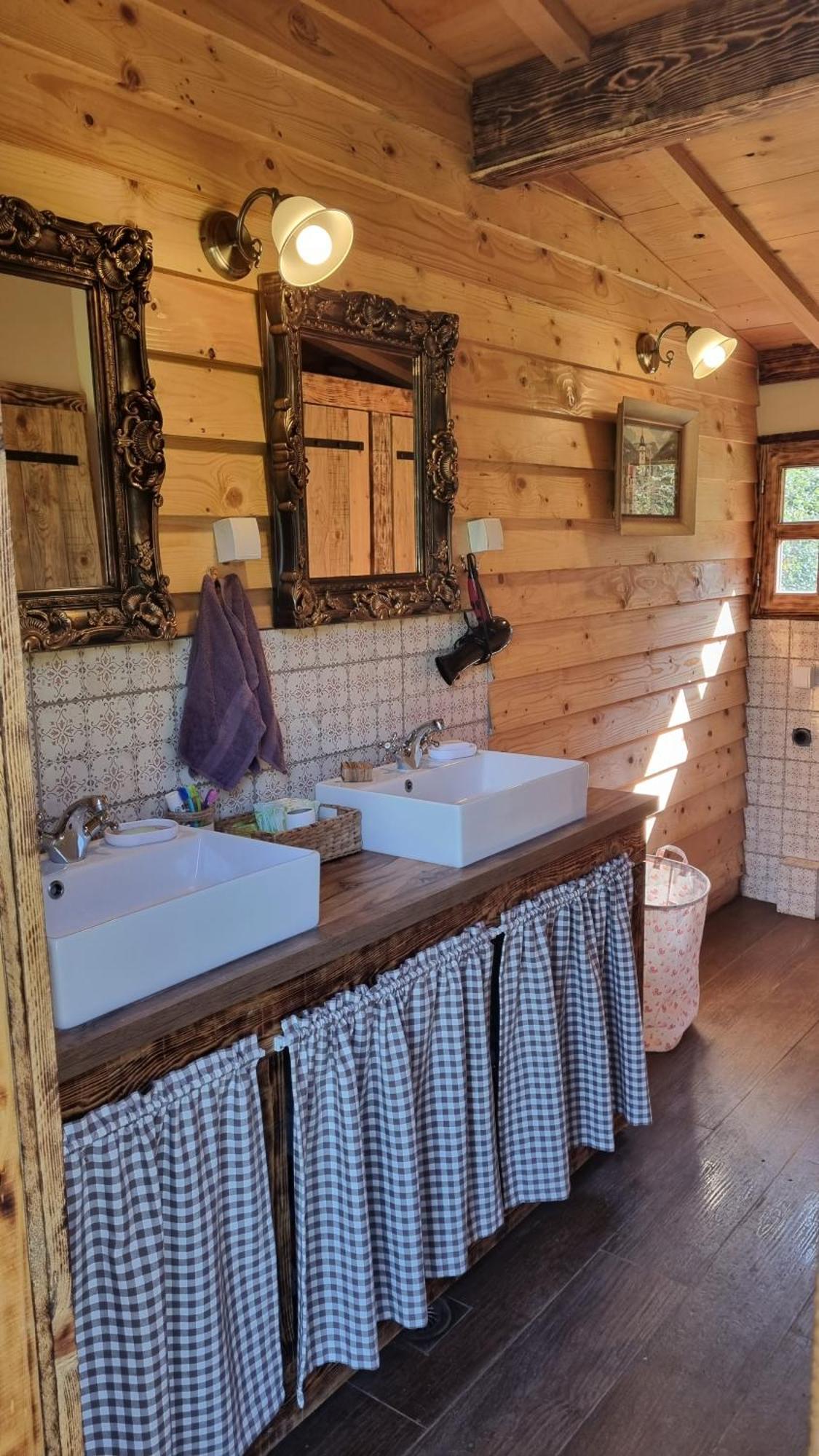Wolf & Sheep Nature & Adventure Podgorica Luaran gambar